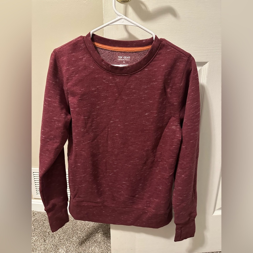 Size small Tek Gear fleece. Like new. Worn only once.